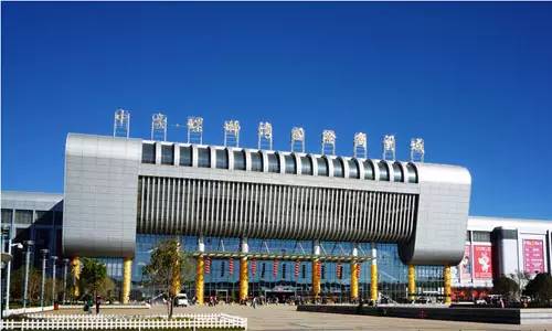 附近的花卉市場批發(fā)_附近的花卉批發(fā)市場在哪里_花卉批發(fā)附近市場在哪里